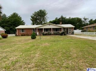 611 Crestview Dr, Bennettsville, SC 29512