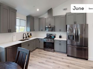 564312 Auckland Ave, North Hollywood, CA 91601