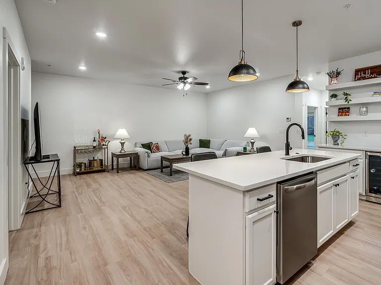 700 Asp Ave #3 — Photo 4