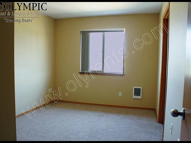 3125 S 45th St — Photo 6