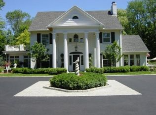 1314 E Goodrich Ln, Fox Pt, WI 53217