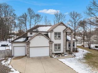 3769 Whispering Woods Dr, Muskegon, MI 49444