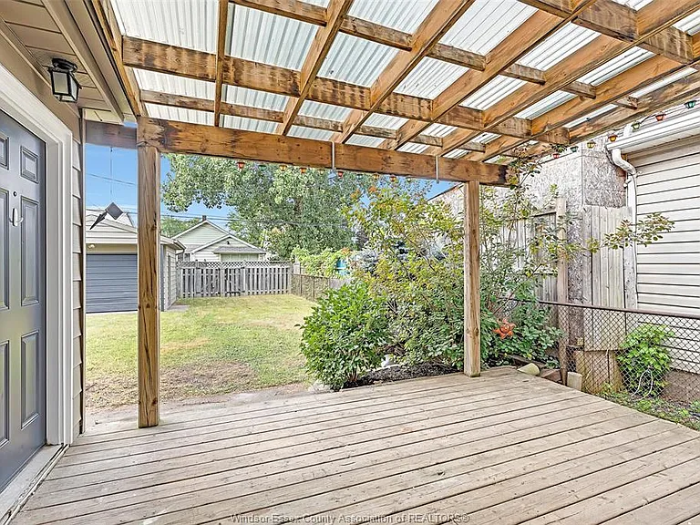 720 Bensette St — Photo 4