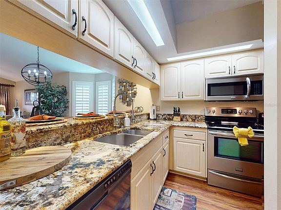 2nd image of 402 BOUCHELLE DRIVE #206