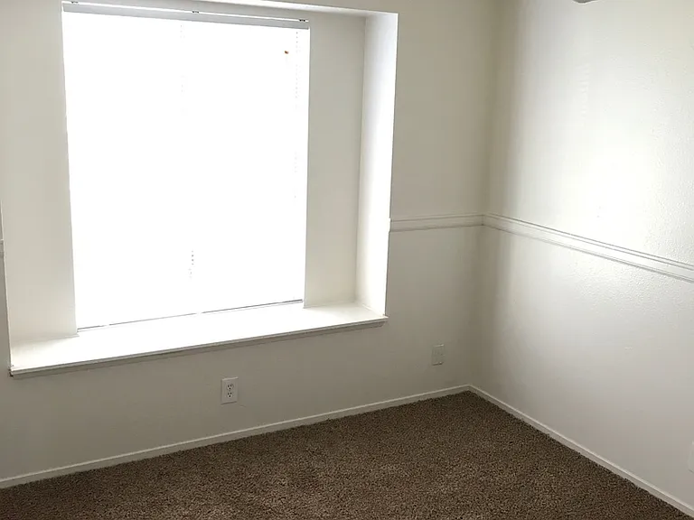 5233 W Iris Ct — Photo 9