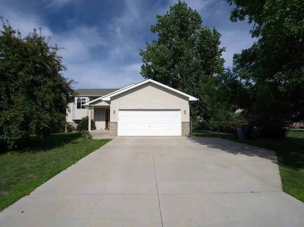 414 11th Ave NW, Isanti, MN 55040