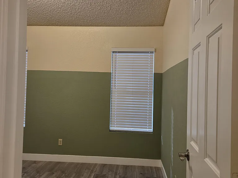 1823 Ruby Ln — Photo 24