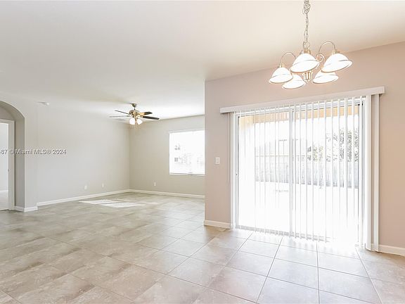 5th image of 1751 SW Gloria Ln
