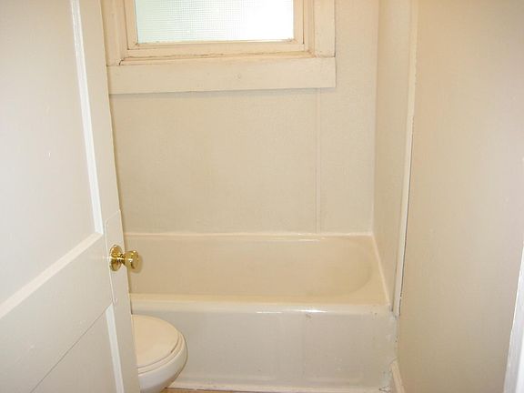 2nd image of 20 Wilmont Ln