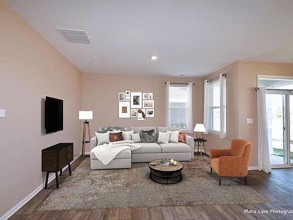 3rd image of 325 Sussex Ln