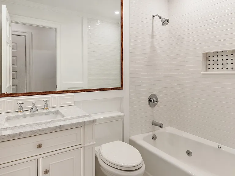 129 E 61st St #3 — Photo 9