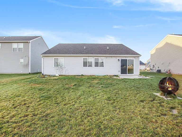 8131 Lausen Ln — Photo 11
