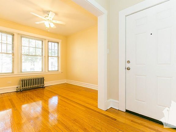 2nd image of 1603 W Berteau Ave #02