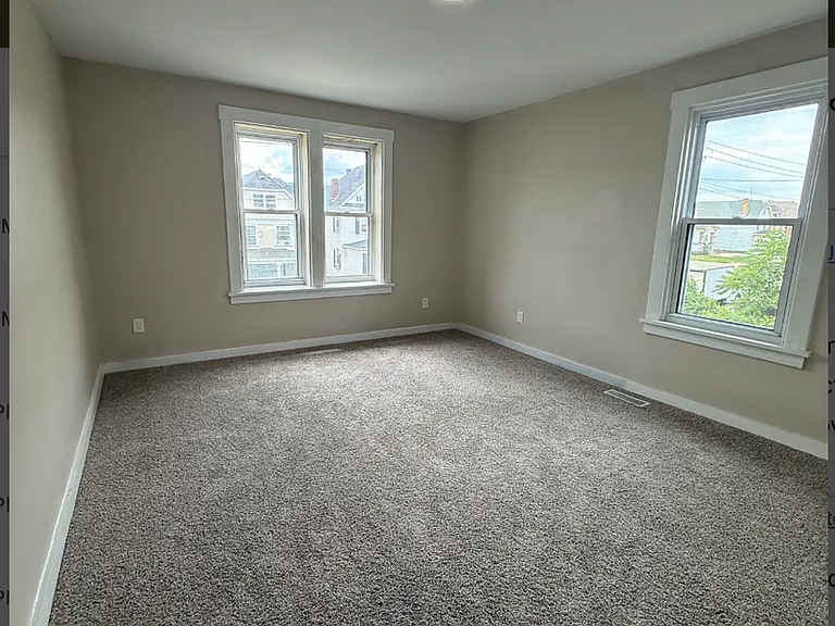 1100 Kenneth Ave — Photo 9