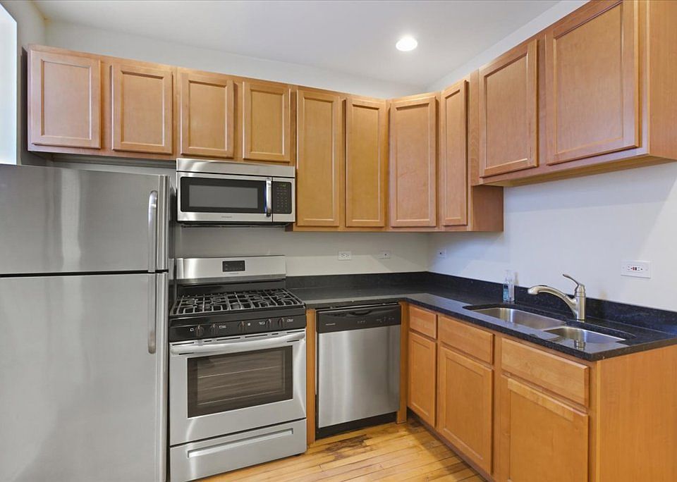 1st image of 4641 N Rockwell St #2RF