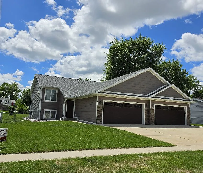 2721 Kellogg Ave