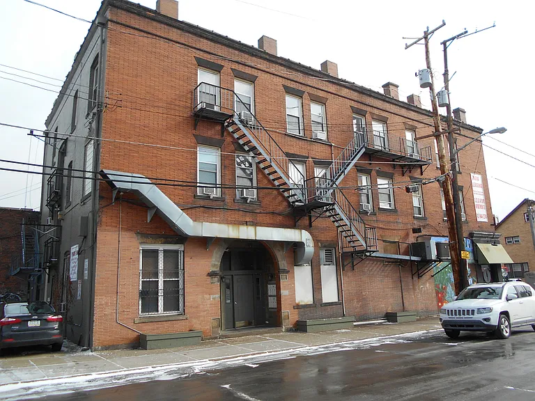 5501 Centre Ave #6 — Photo 1