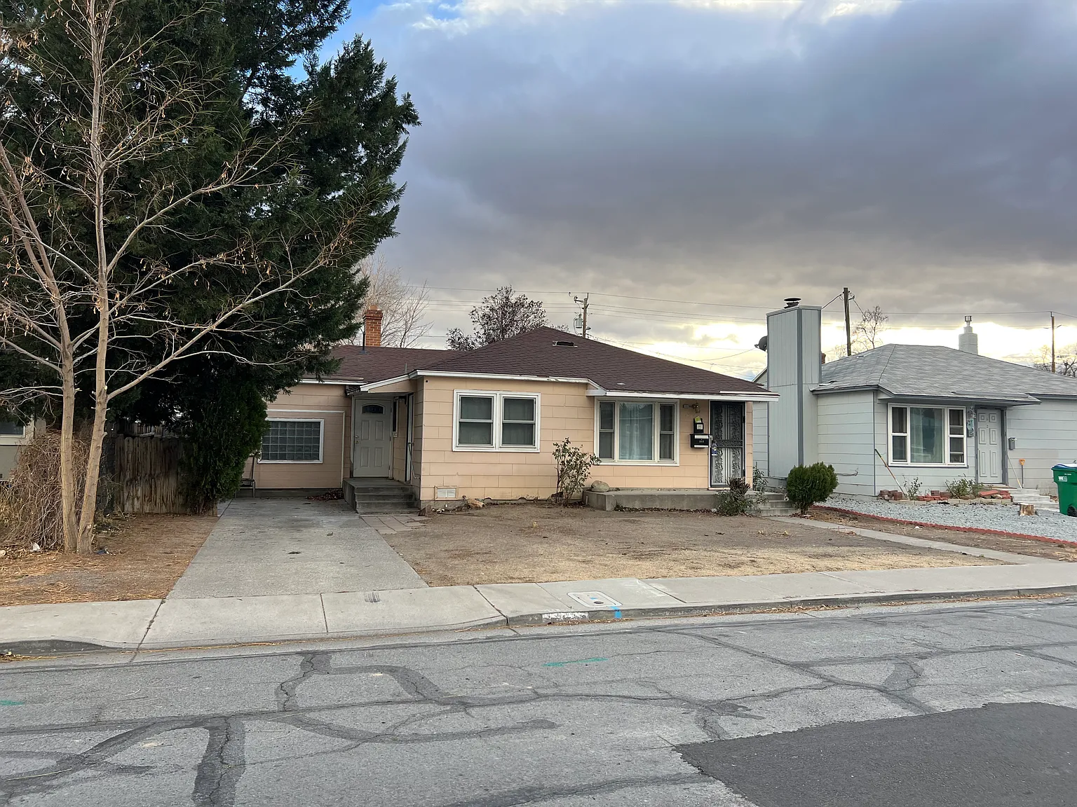 2 bed, 900 sqft, $2,100 — Photo 1