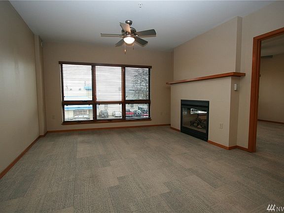 5th image of 210 W Pioneer Ave Unit 208