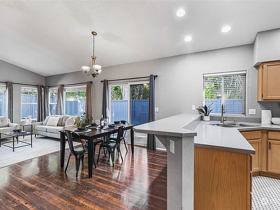 4th image of 4744 Remington Lane SE
