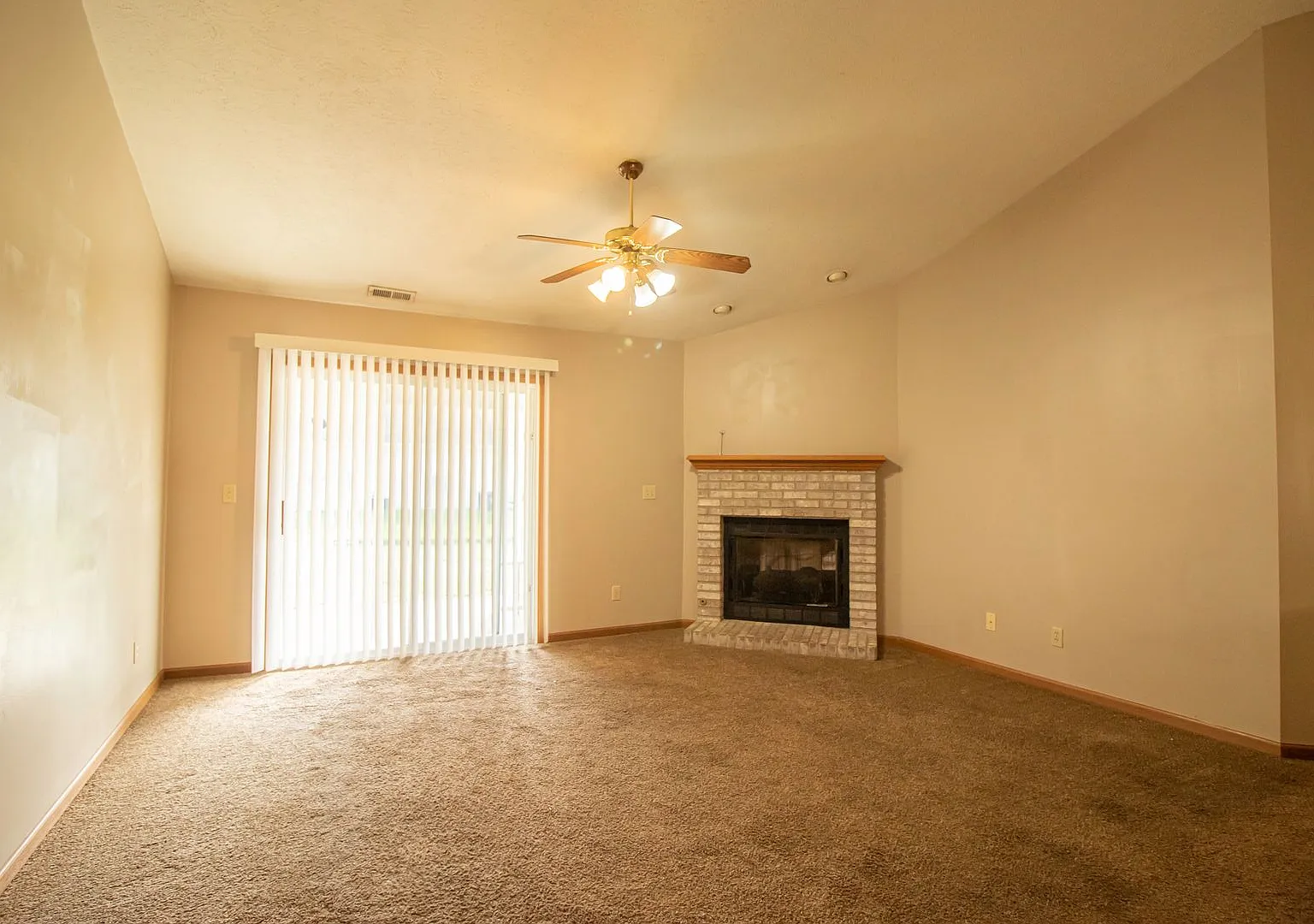 2133 Fincastle Way — Photo 4