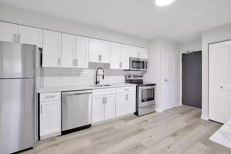 3155 Sandwich St #1A