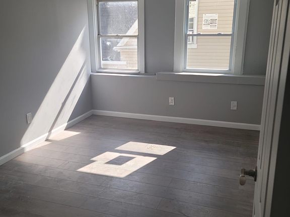 2nd image of 424 Prospect St Floor 3
