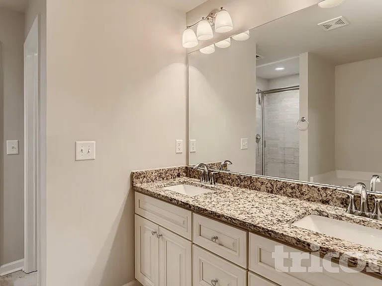 4431 Fulson Dr — Photo 8