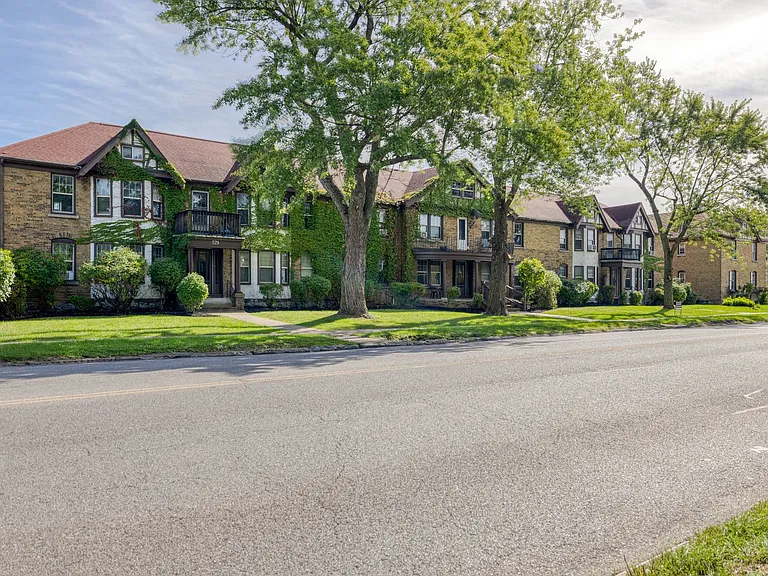 Colvin View Apartments — Photo 45