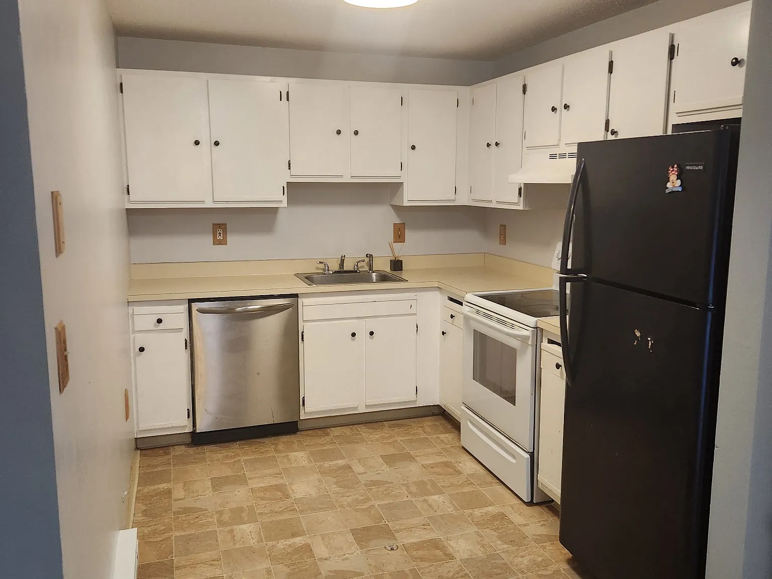 2 bed, 828 sqft, $1,900 — Photo 2