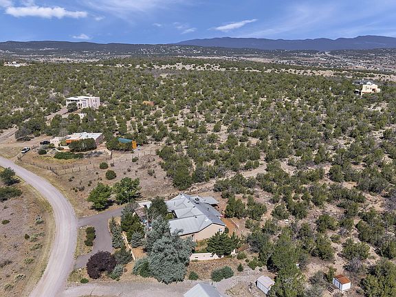 2nd image of 35 Camino Collado