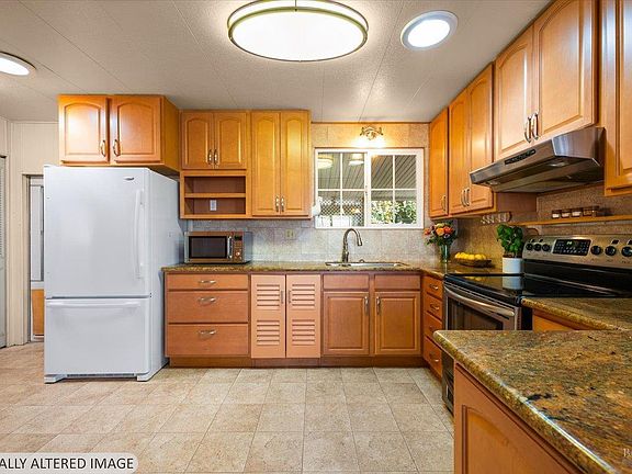 3rd image of 52 Westgate Circle
