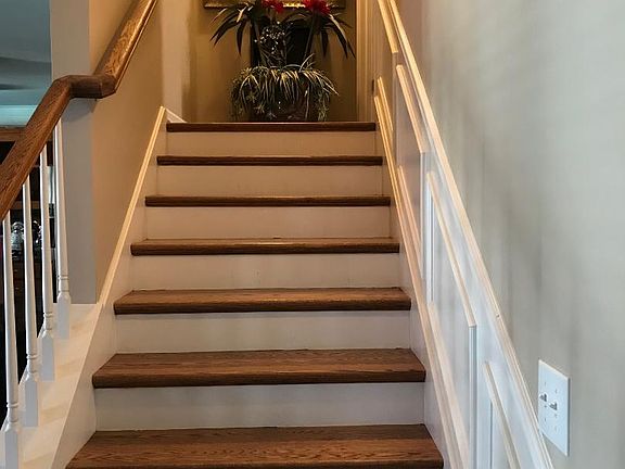 Stairs to Bonus Room