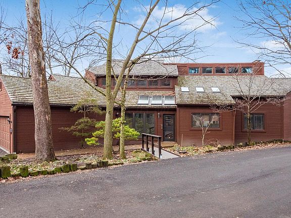 2nd image of 377 Birchwood Ln
