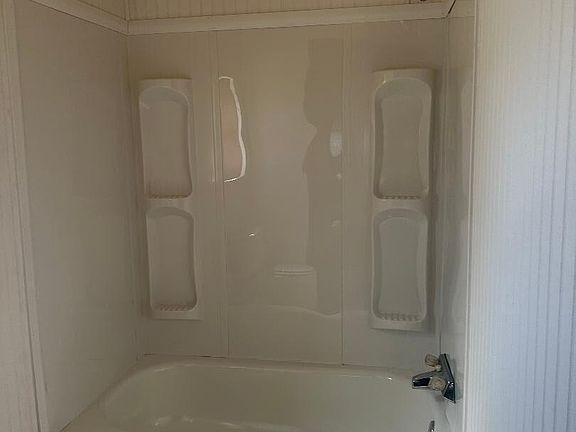 4th image of 16981 Summitview Rd Unit 7