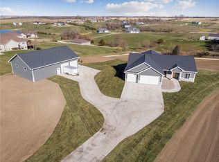 1446 Tristan Ct, Van Meter, IA 50261