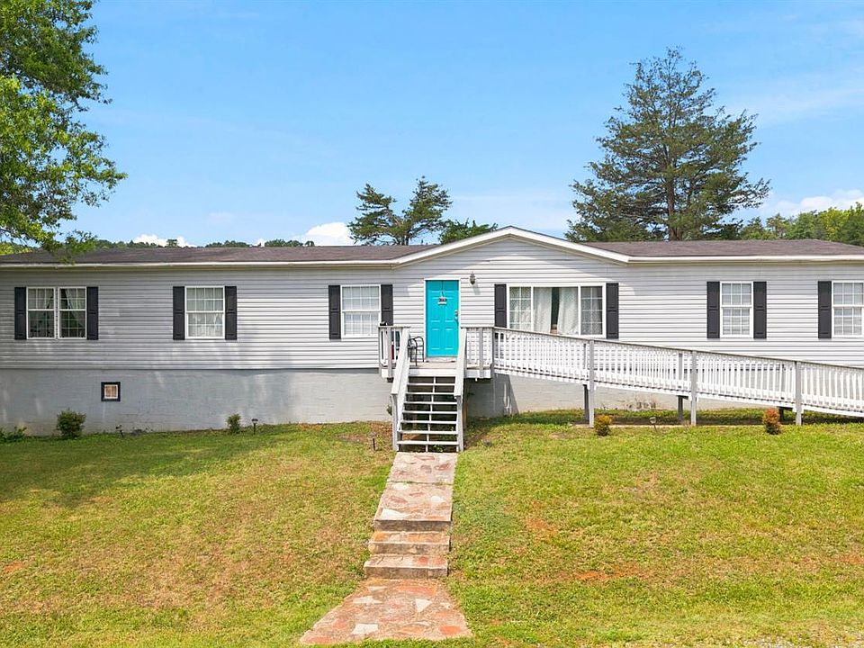1st image of 690 Hughes Rd