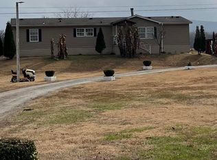 779 River Loop Rd, Laceys Spring, AL 35754