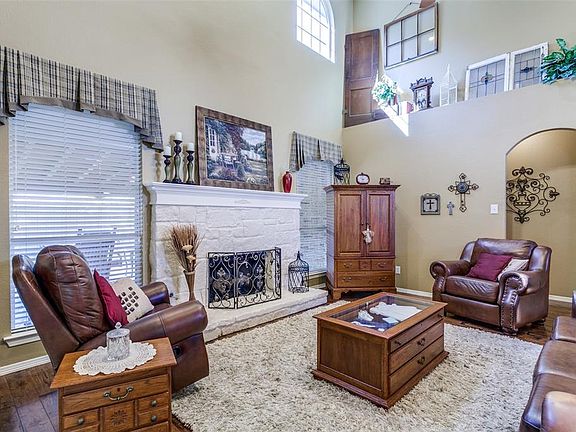 5th image of 1304 Timberline Dr