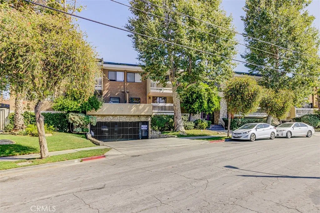 2 bed, 1.5 bath, 1205 sqft, $3,095 — Photo 1
