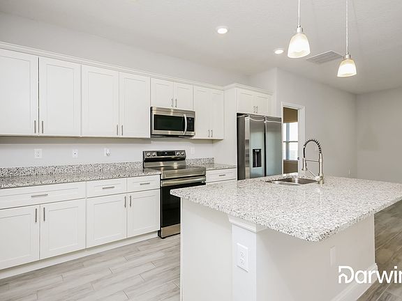 4th image of 213 Begonia Pl