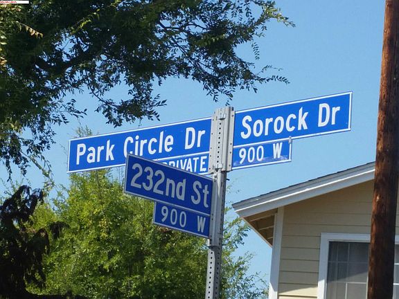 5th image of 904 Sorock Dr