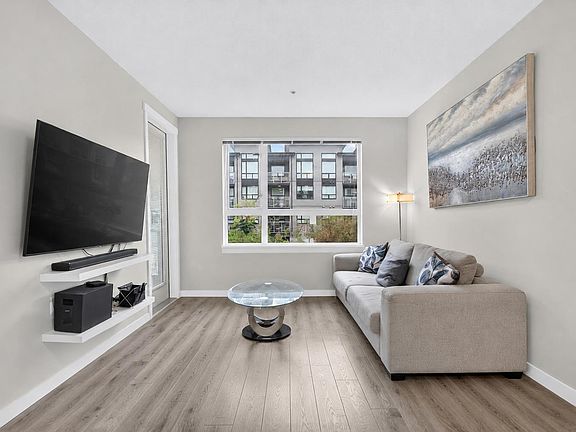 4th image of 9233 Odlin Rd #307