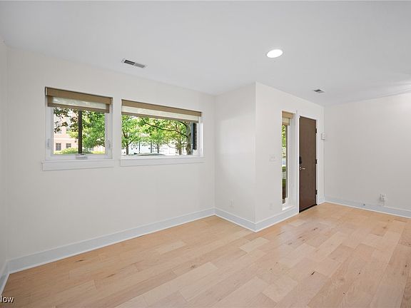 3rd image of 1257 W 75th St #D-1257
