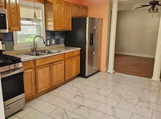 71 Montgomery St #1R, Chicopee, MA 01020