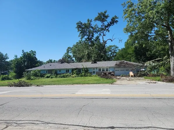 201 Blackhawk Dr, Park Forest, IL 60466