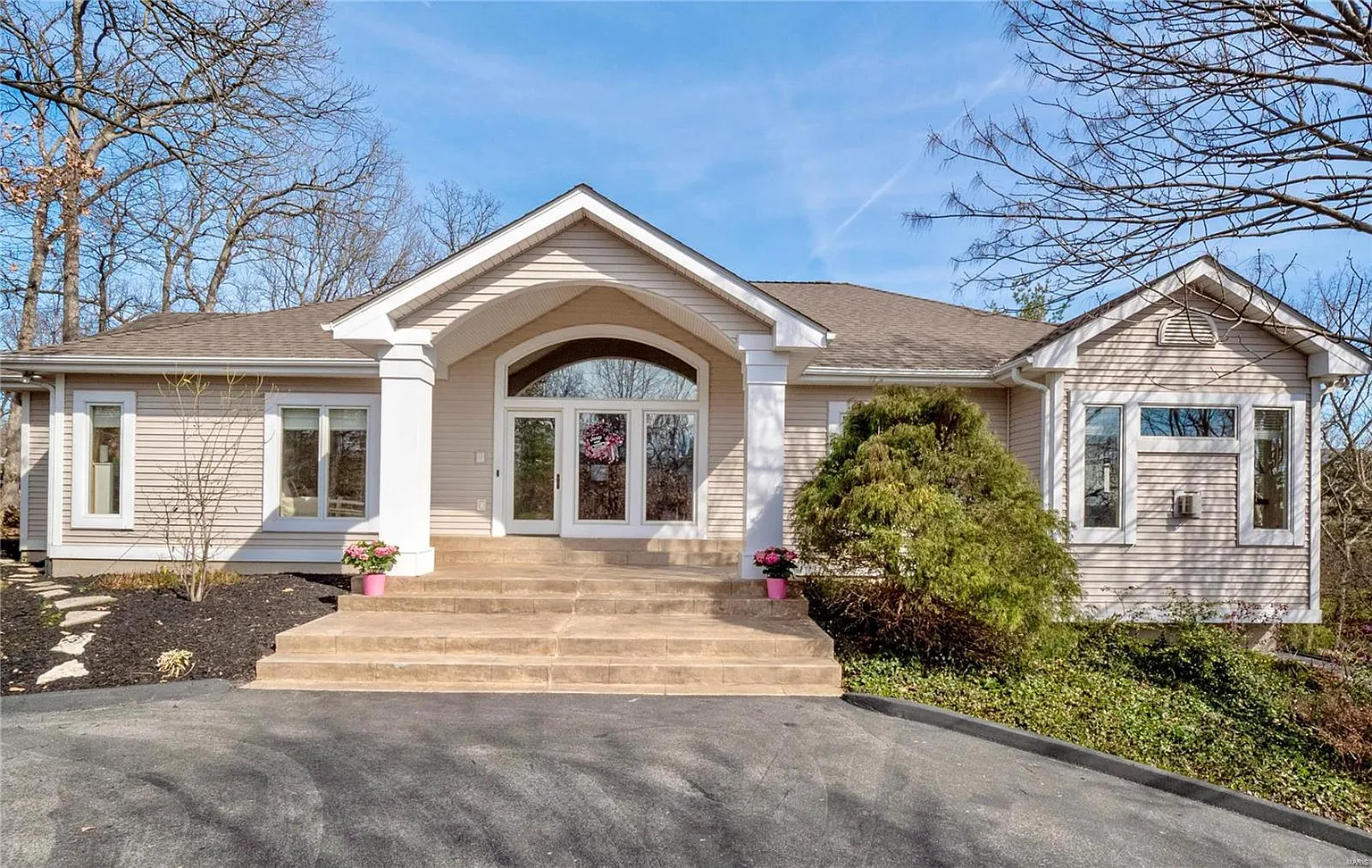 28 Balmagoun Ln photo 1