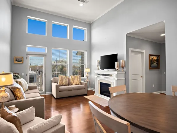 2 Harvest Dr #309, North Andover, MA 01845