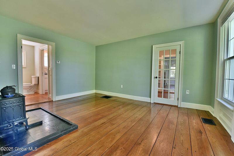 5th image of 51 Hoffman Road