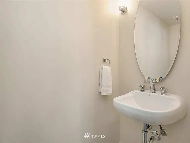 1609 Summit Ave #302 — Photo 13